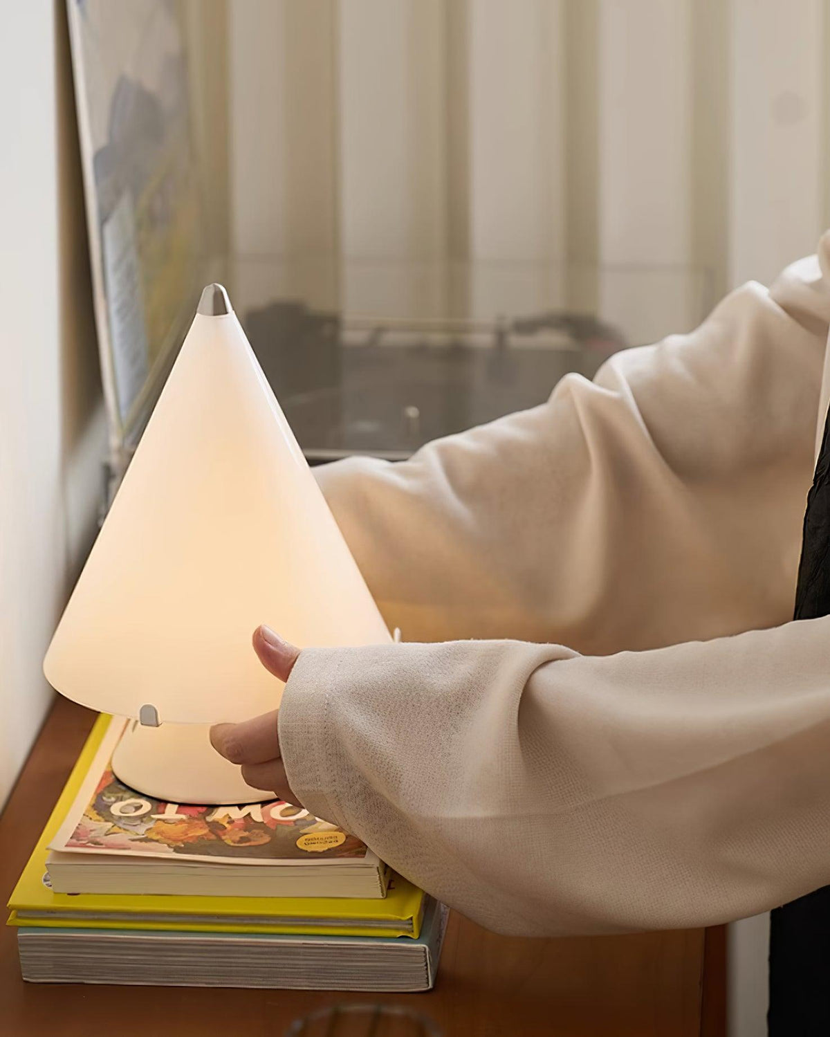 Miza Glass Table Lamp — product view 7