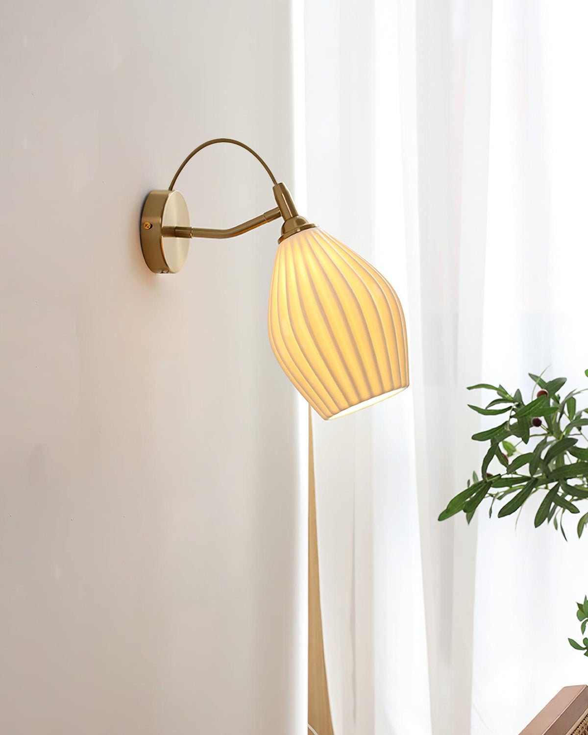 Paola Ceramic Wall Lamp — product view 3