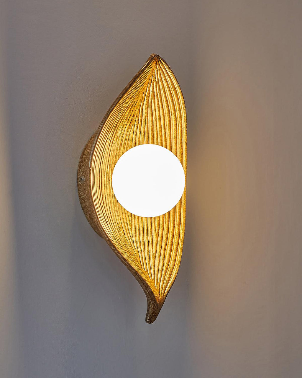 Leaves Acrylic Wall Light — product view 6