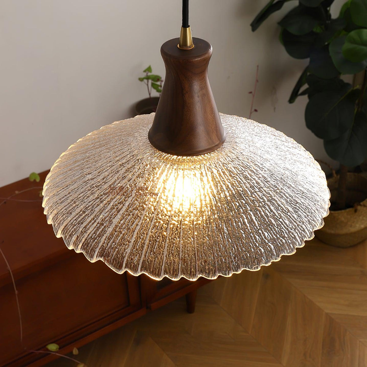 Eikon Glass Pendant Lamp — product view 7