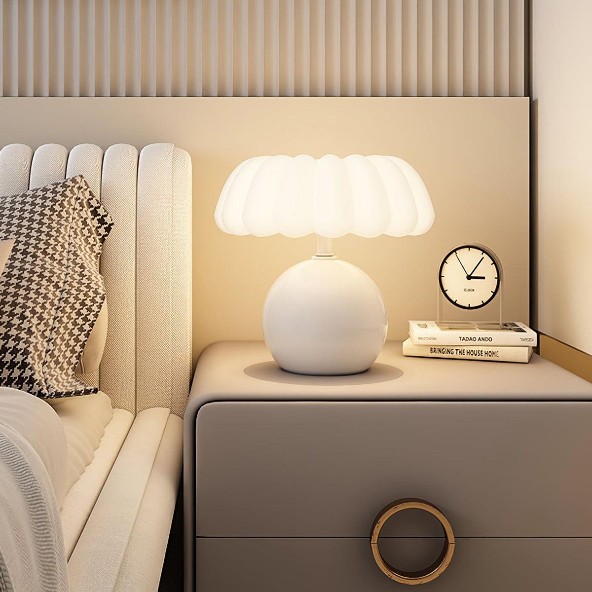 Willy Mushroom Metal Table Lamp — product view 17