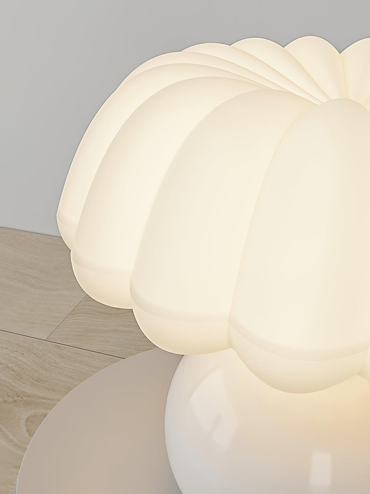 Willy Mushroom Metal Table Lamp — product view 18