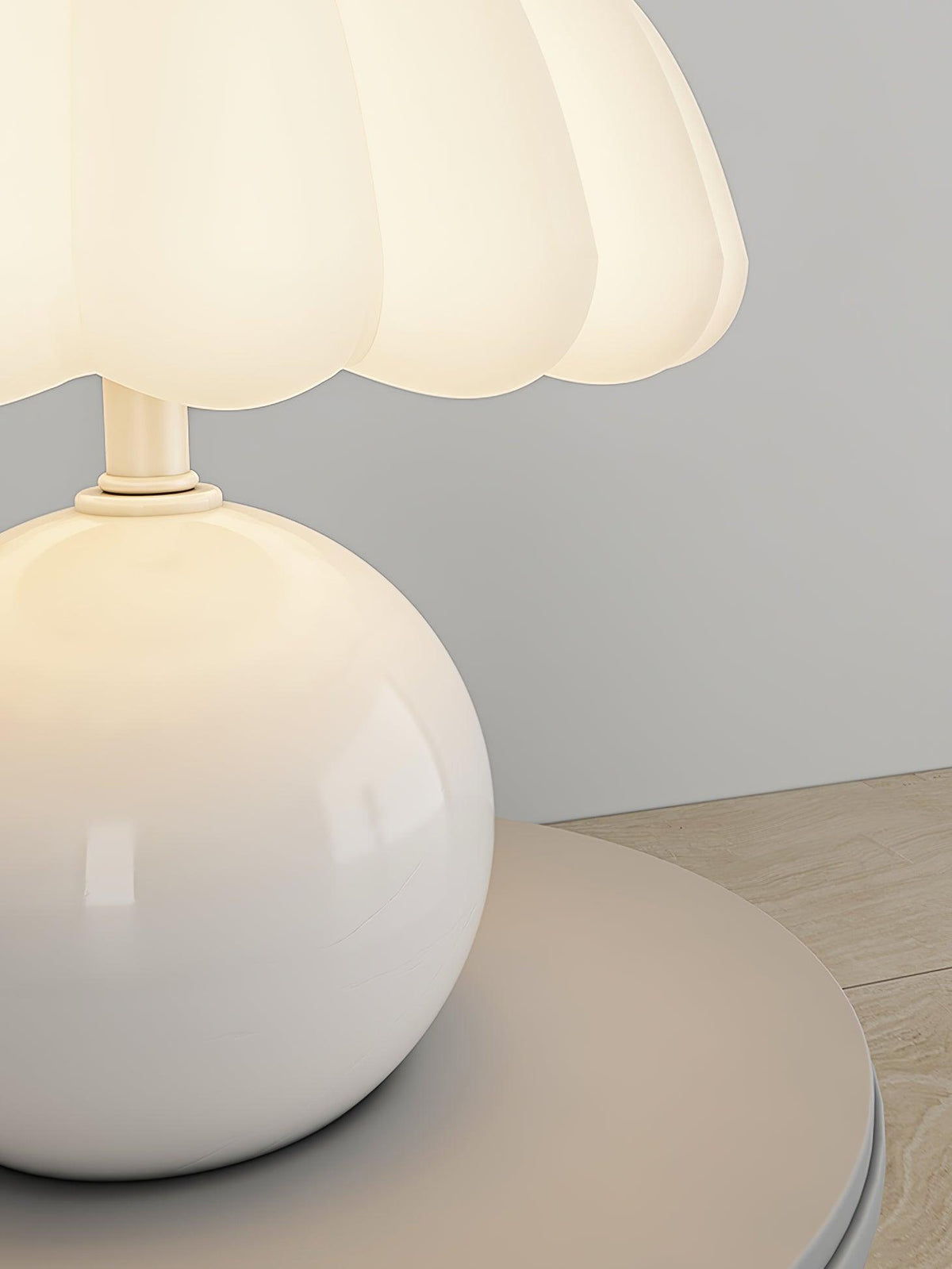 Willy Mushroom Metal Table Lamp — product view 19