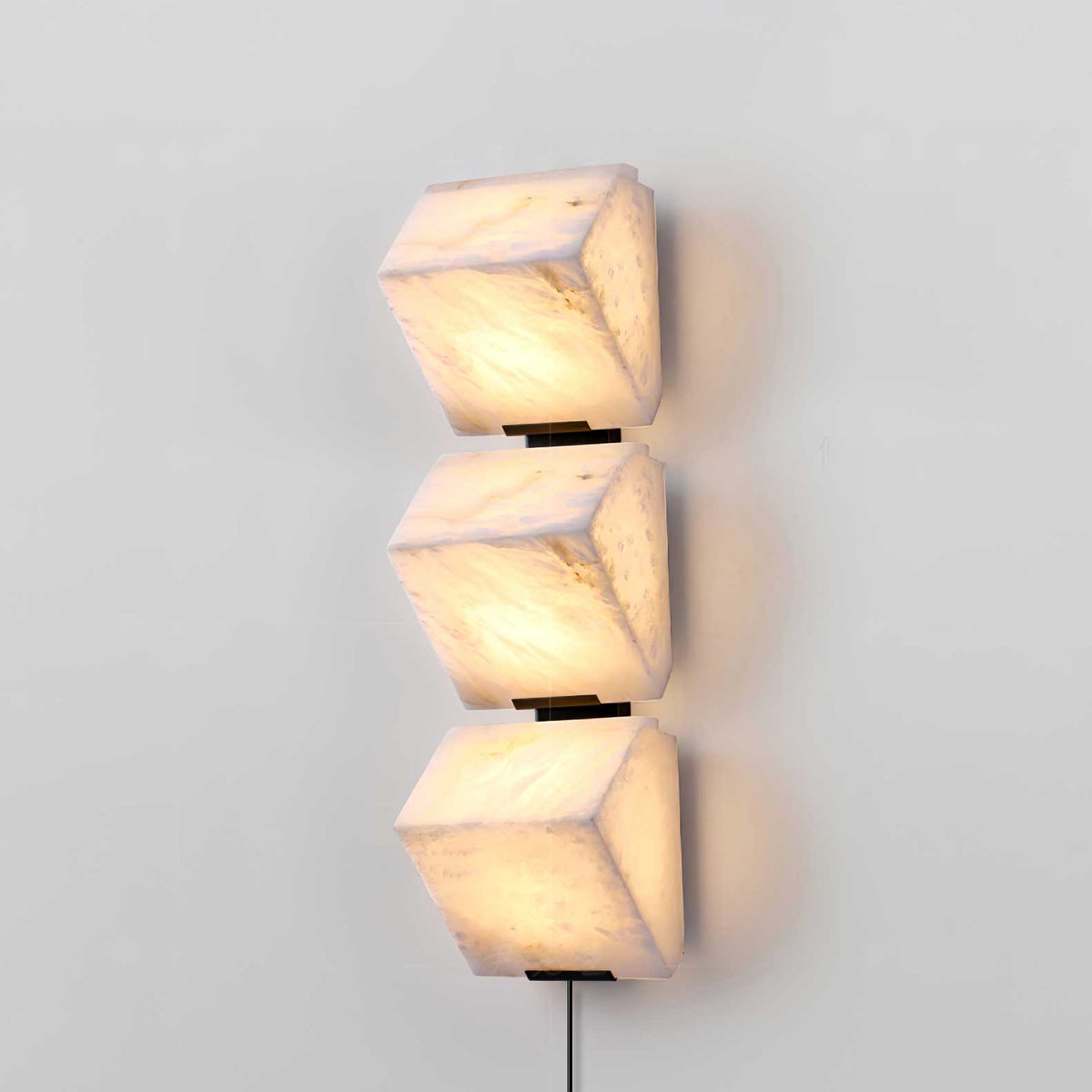 Alabaster Staircase Plug-in Wall Lamp – product view 8