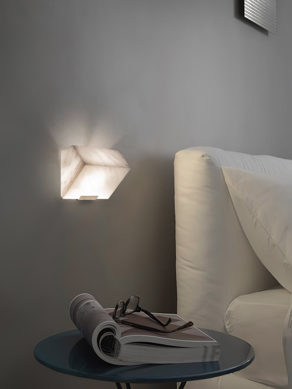 Alabaster Staircase Plug-in Wall Lamp – product view 18