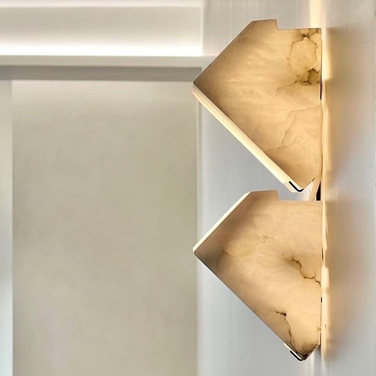 Alabaster Staircase Plug-in Wall Lamp – product view 41