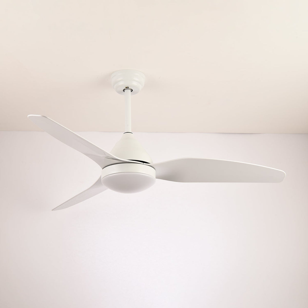 Aeris Whisper Ceiling Fan Light – product view 6