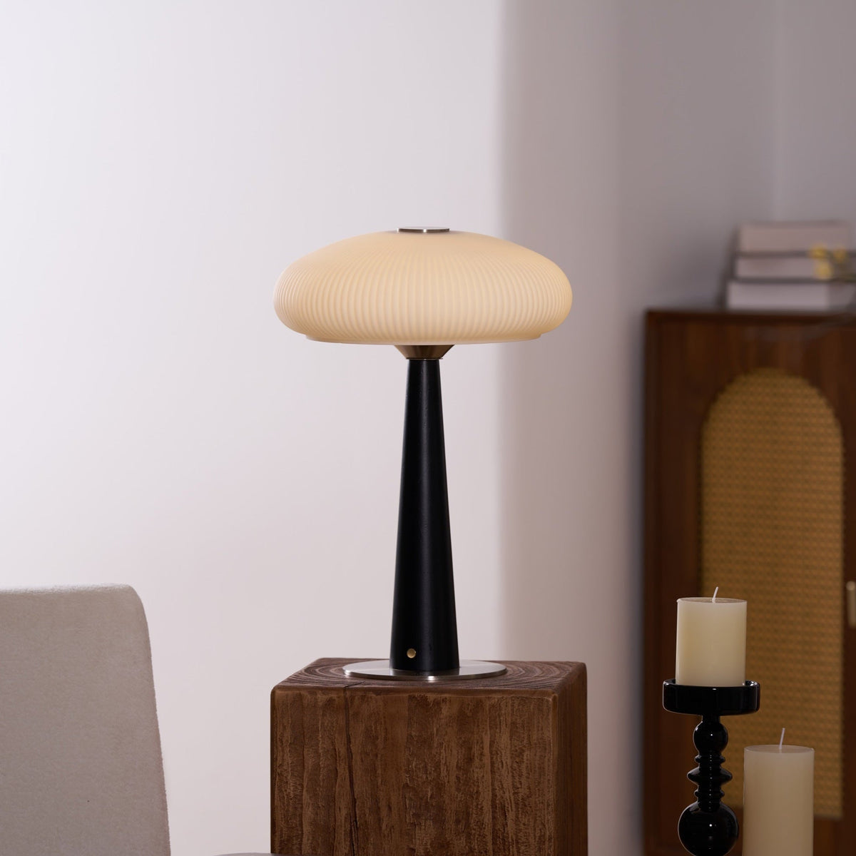 Aeruno Table Lamp — product view 2