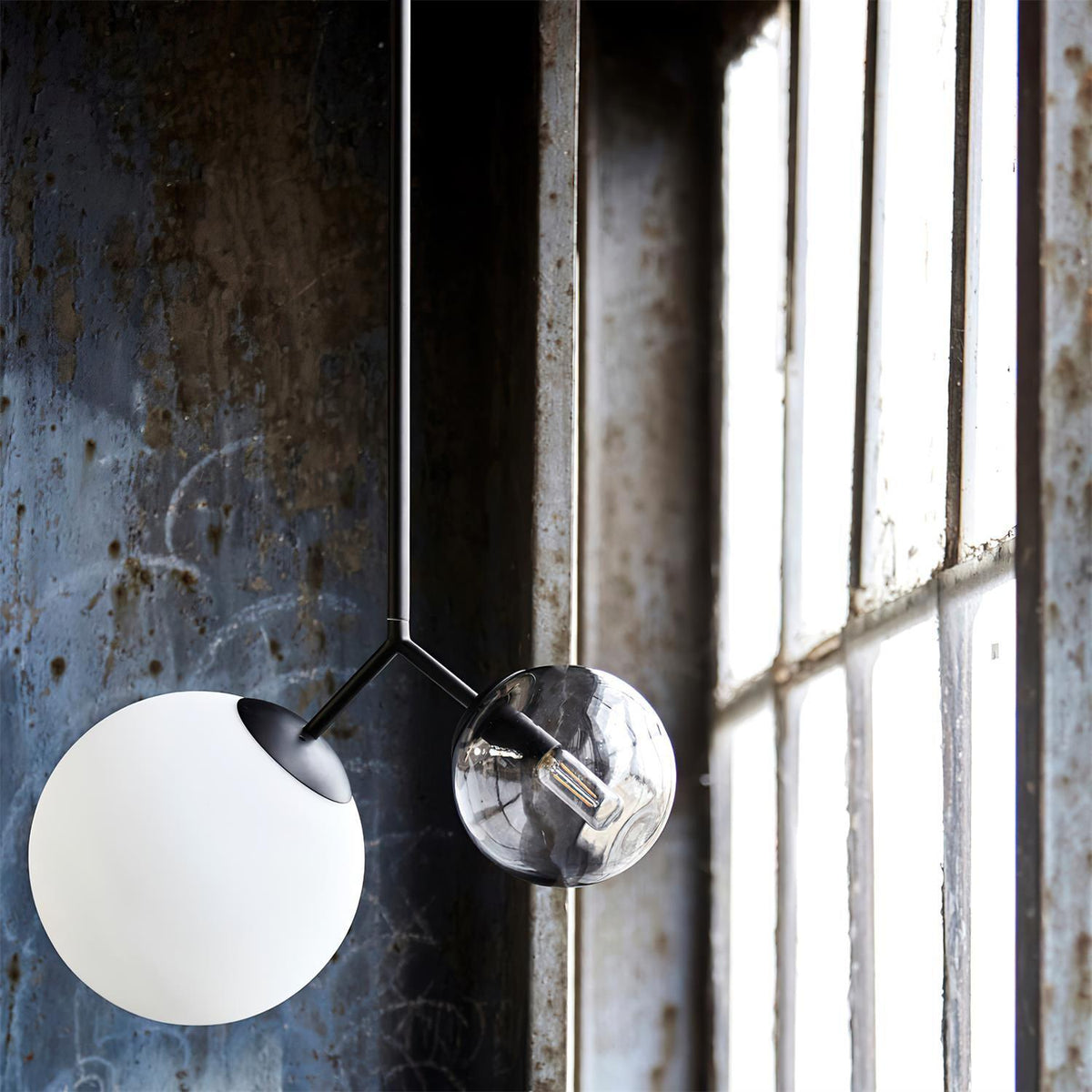 Twis Glass Pendant Lamp — product view 3