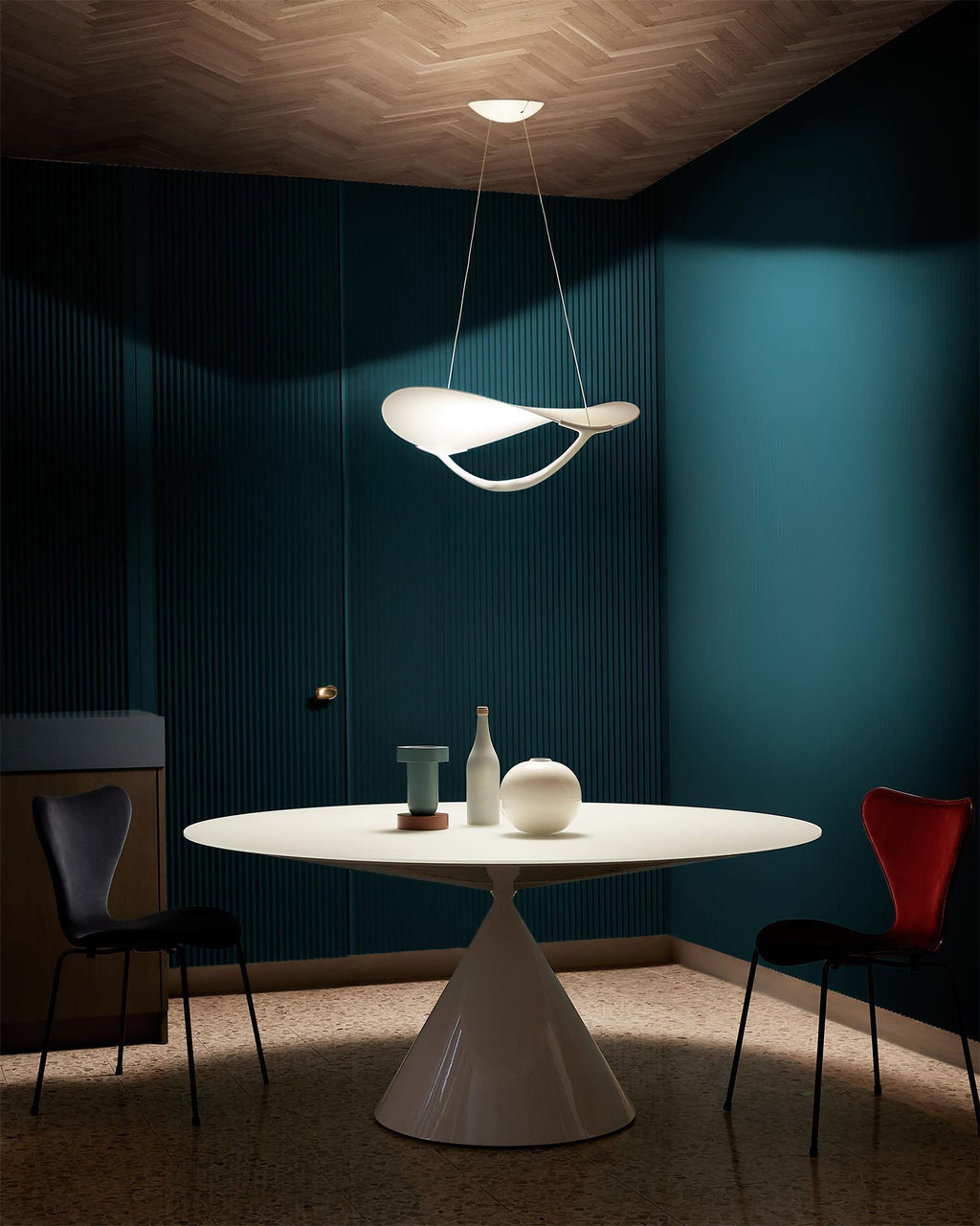 Shield Metal Pendant Lamp — product view 3