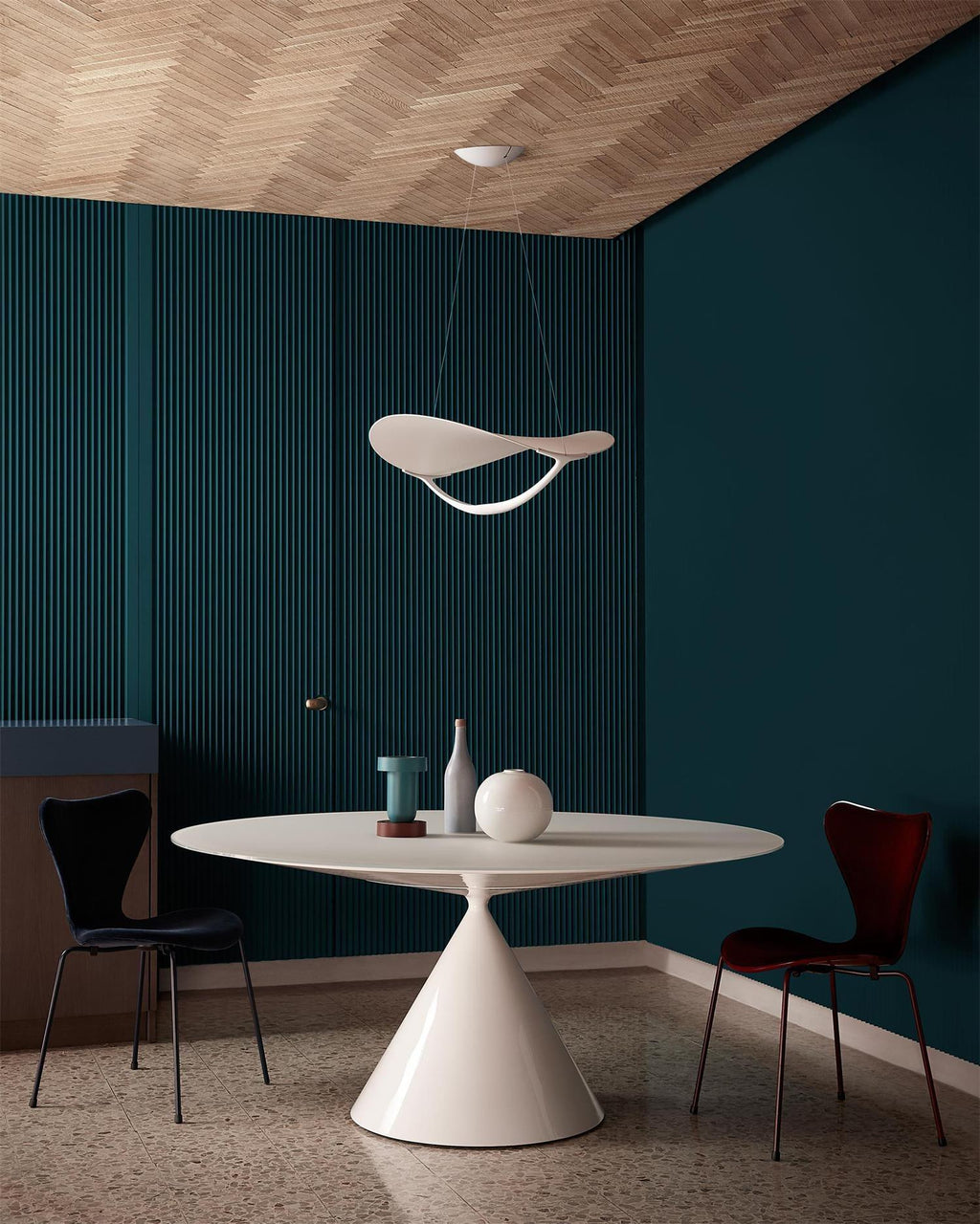 Shield Metal Pendant Lamp — product view 7