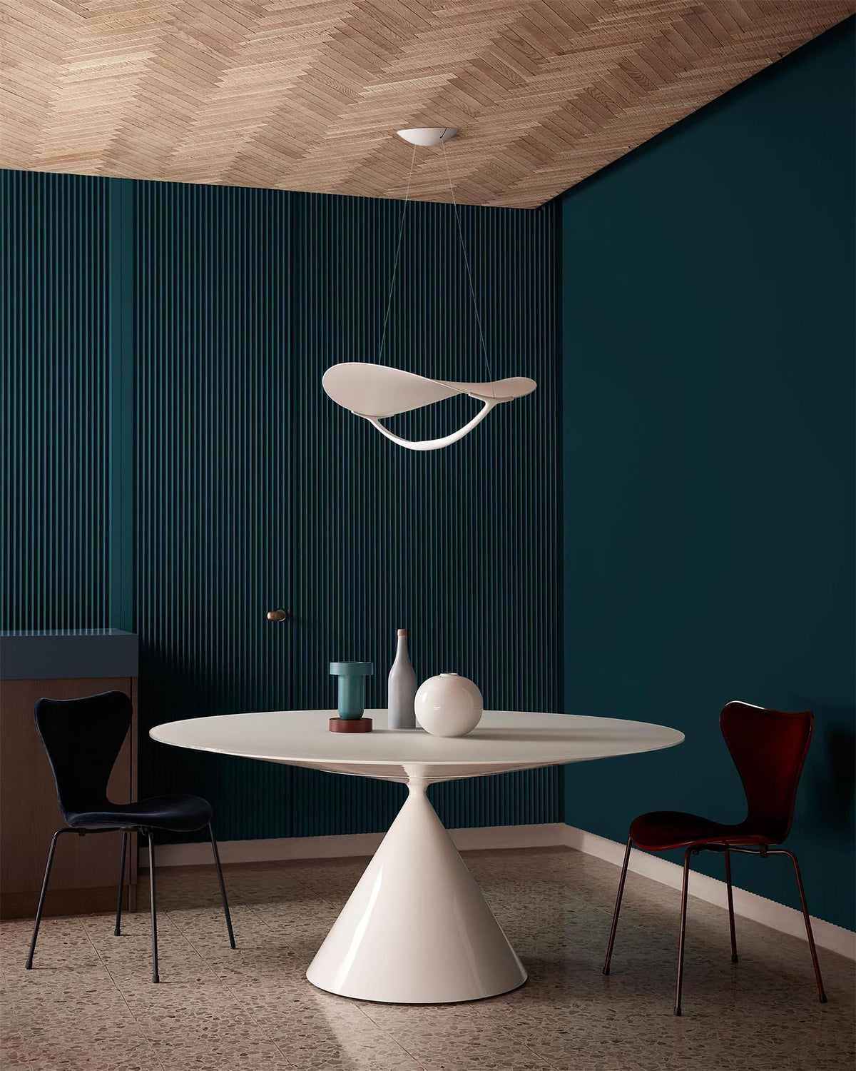 Shield Metal Pendant Lamp — product view 7