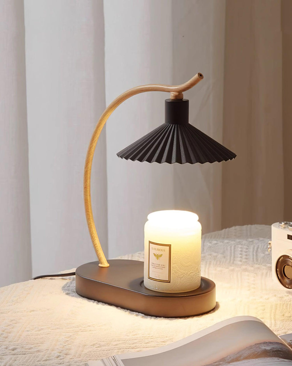 Perla Pleated Metal Table Lamp — product view 6