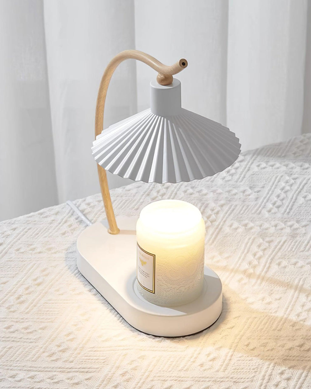 Perla Pleated Metal Table Lamp — product view 8