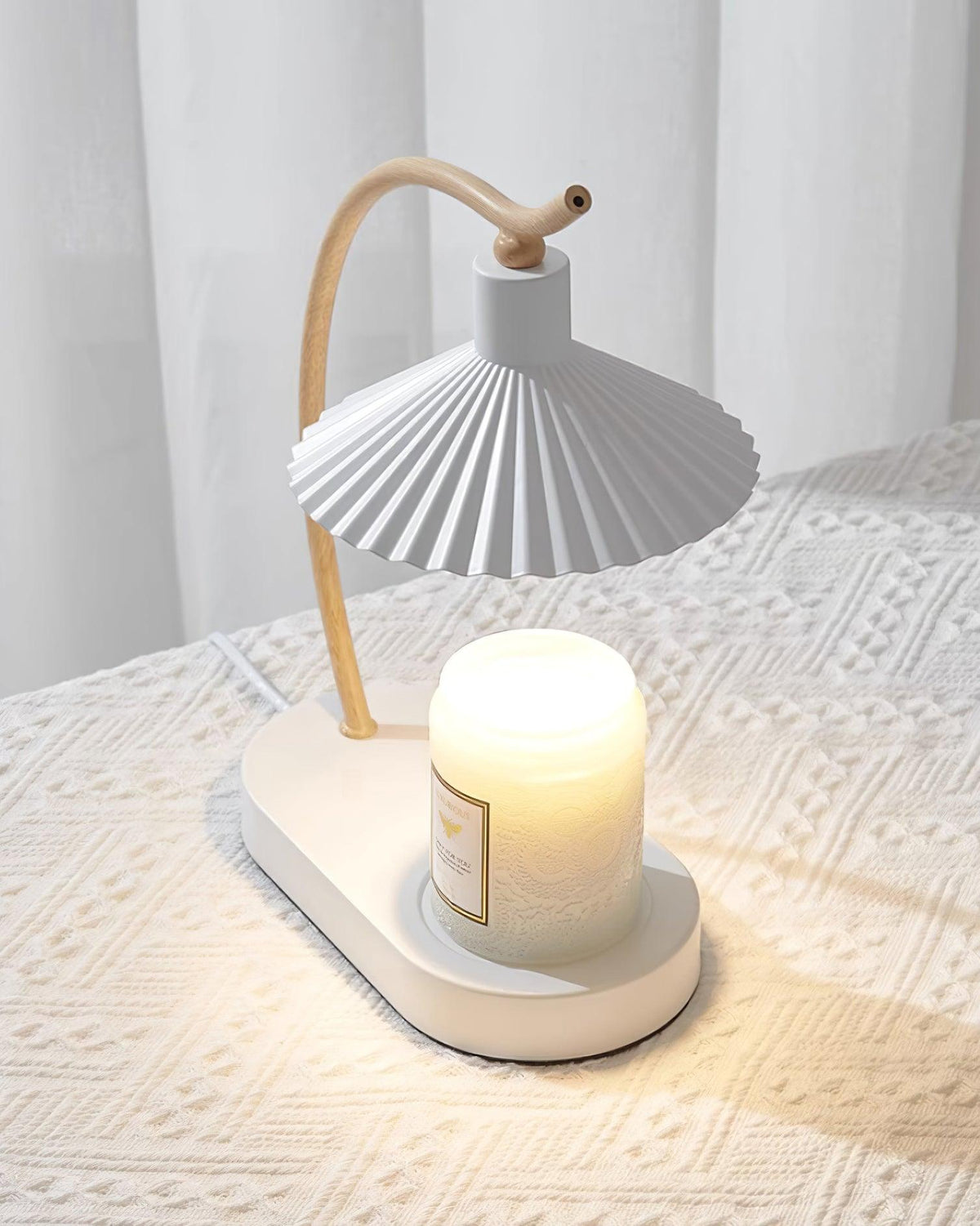 Perla Pleated Metal Table Lamp — product view 8