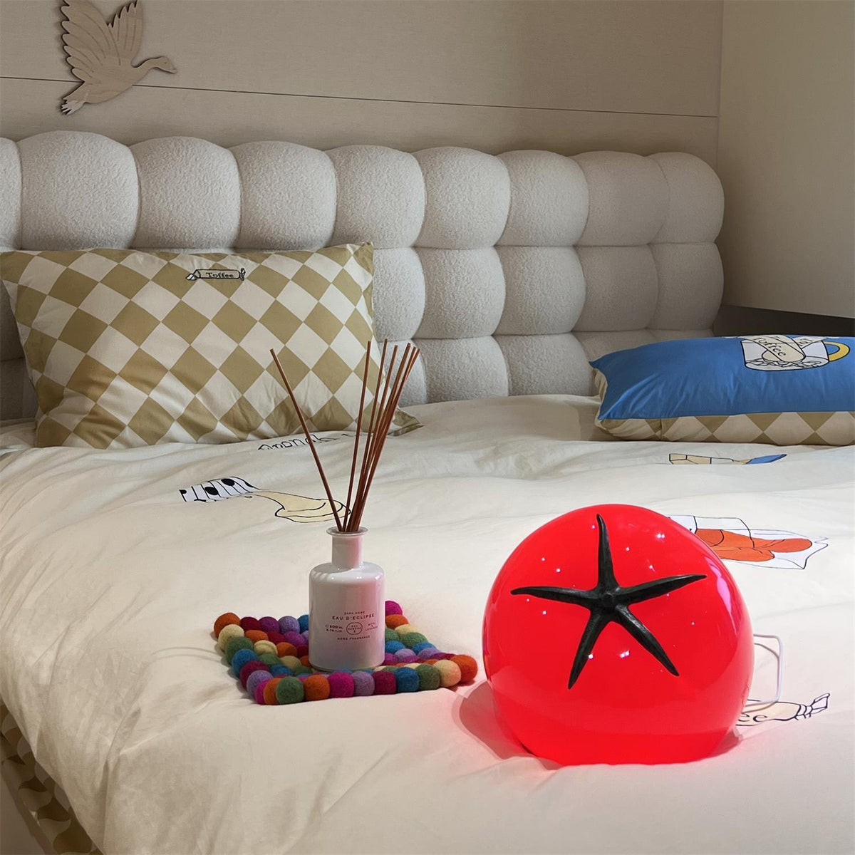 Tomato Resin Table Lamp — product view 3