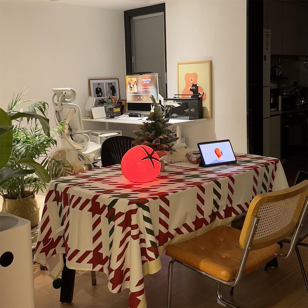 Tomato Resin Table Lamp — product view 8