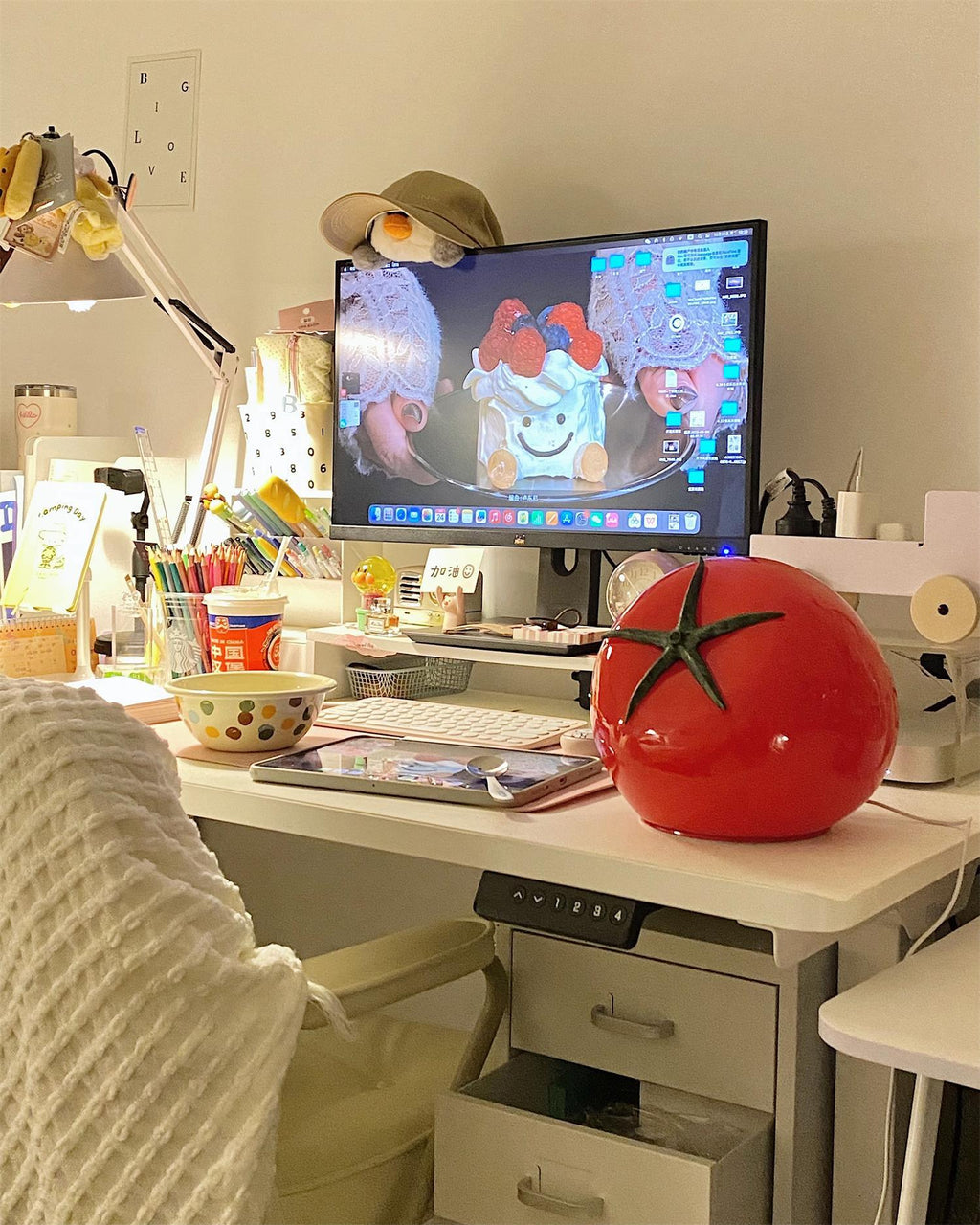 Tomato Resin Table Lamp — product view 12