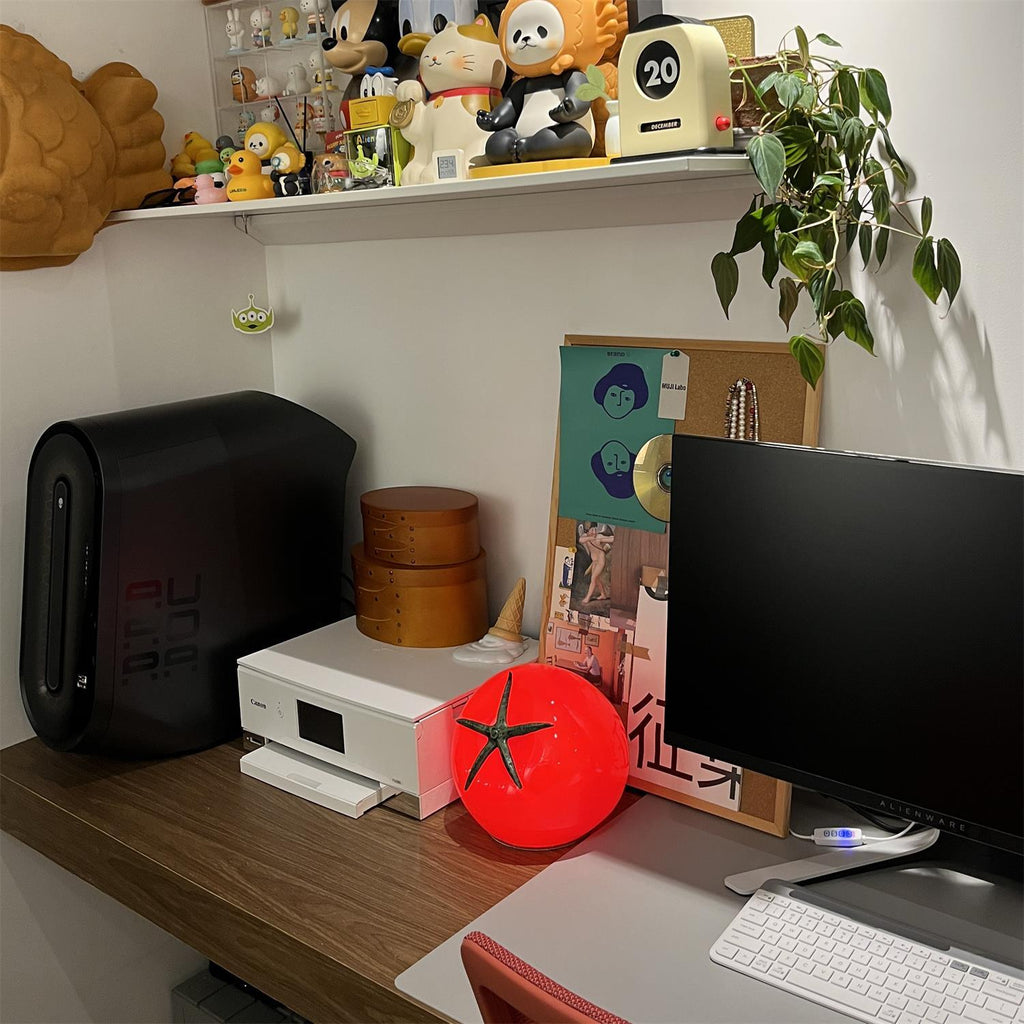 Tomato Resin Table Lamp — product view 21