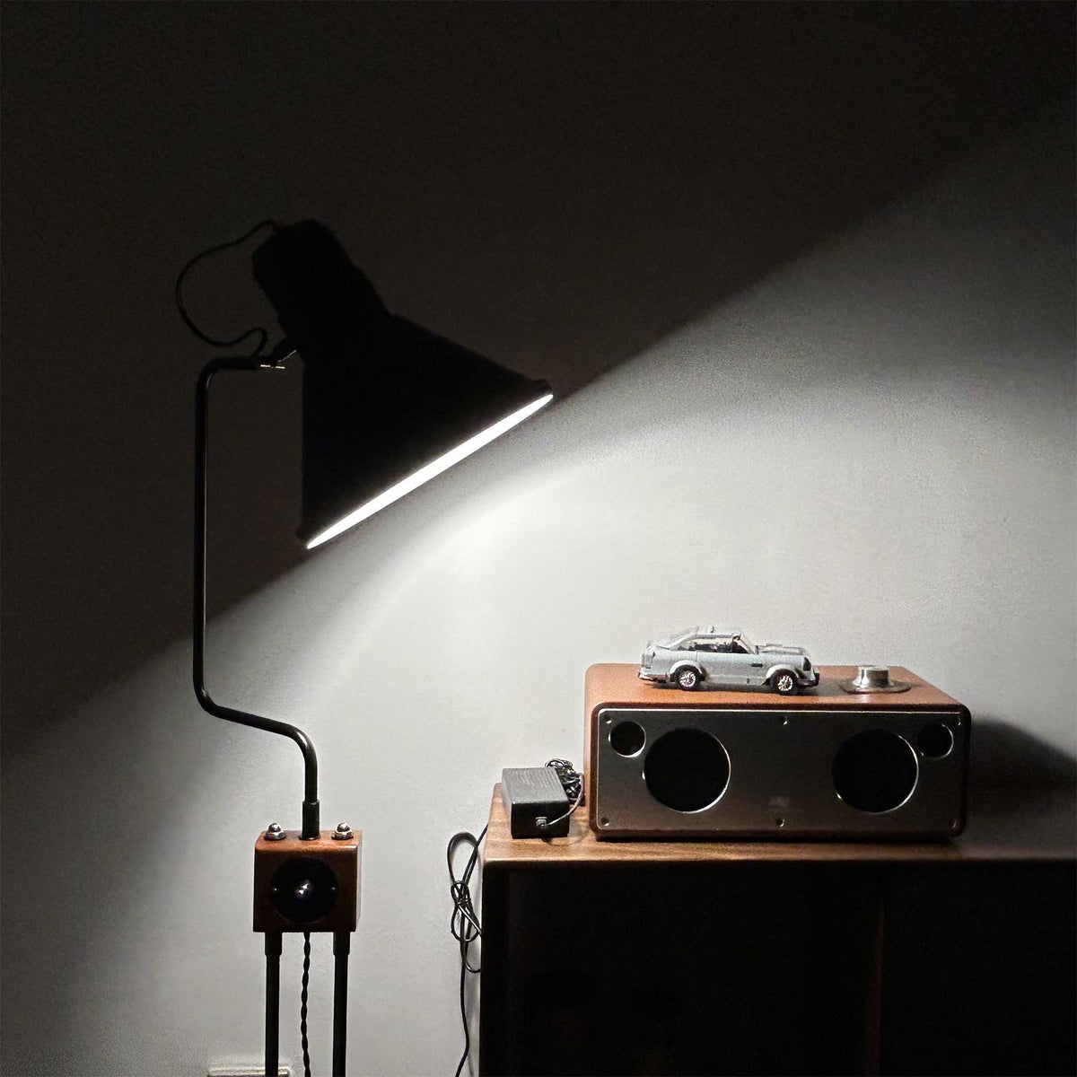 Retro Toia Wood Floor Lamp — product view 14