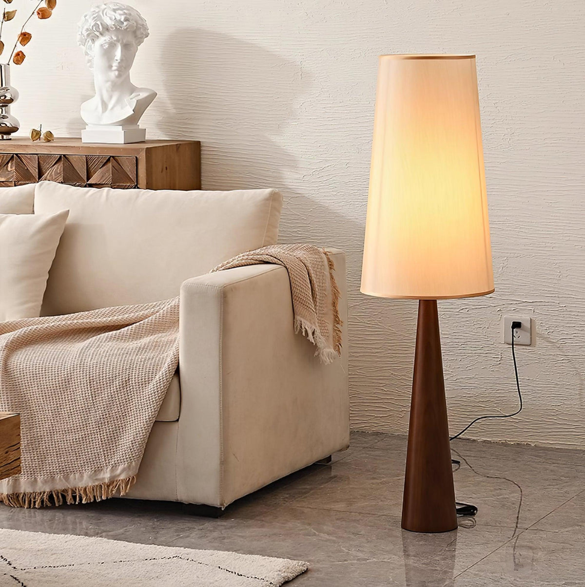 Svelte Floor Lamp — product view 2