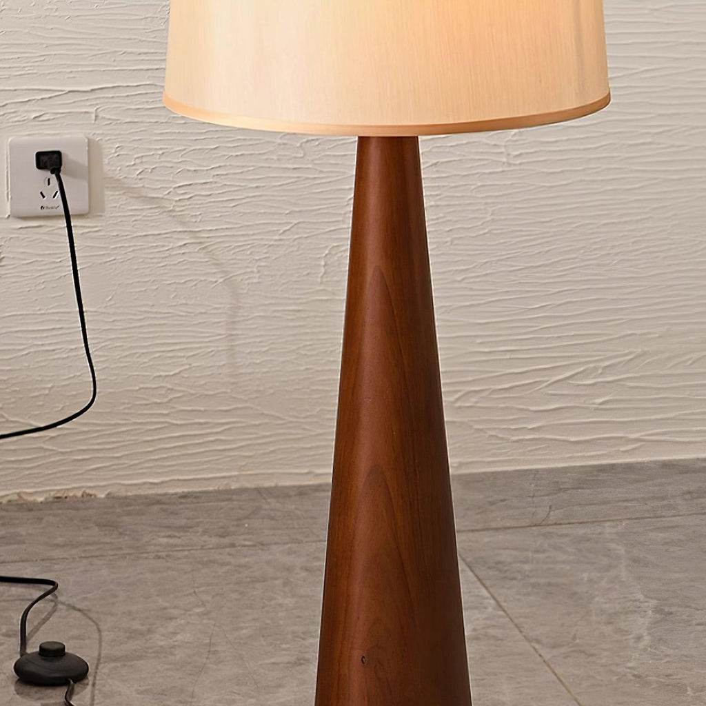 Svelte Floor Lamp — product view 28