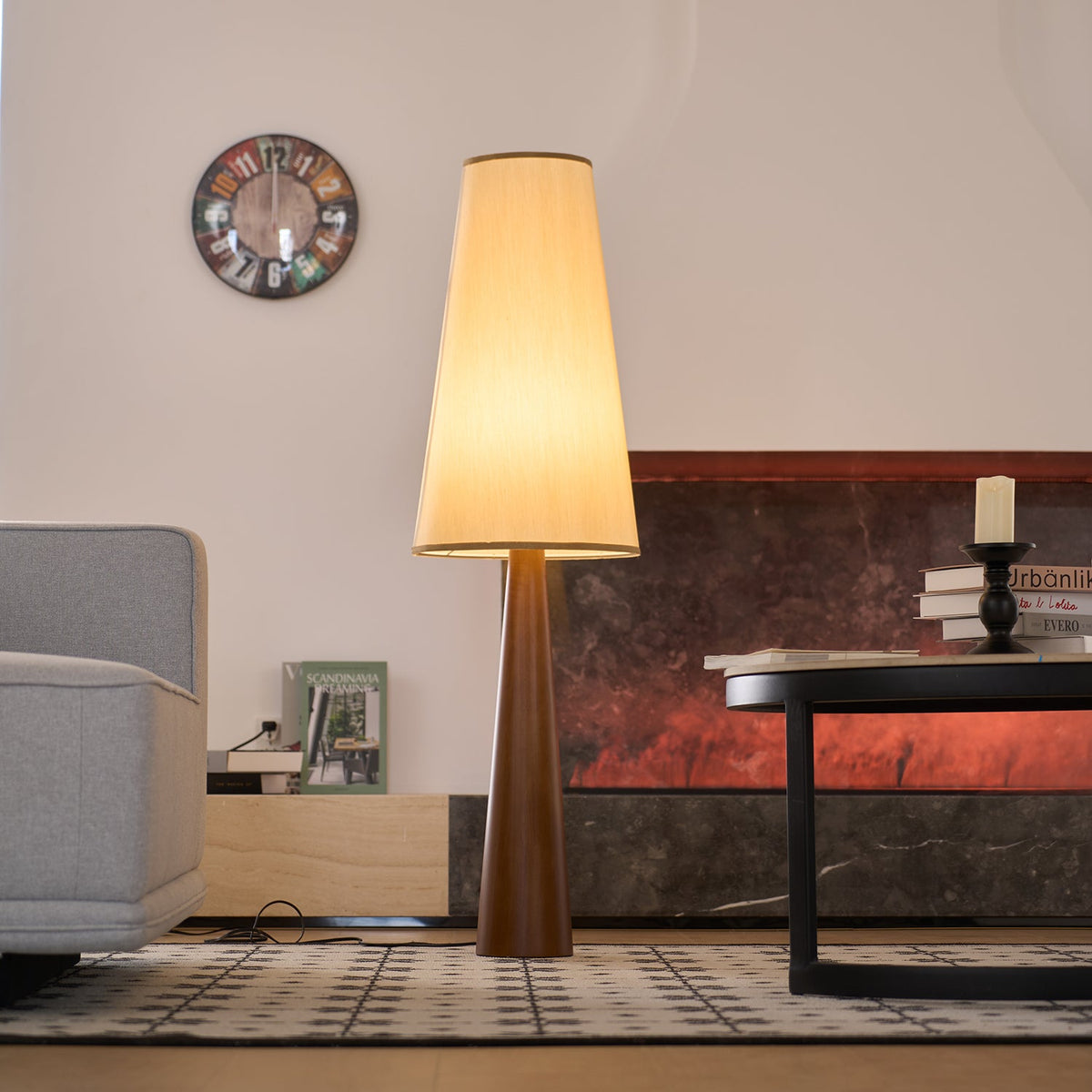 Svelte Floor Lamp — product view 30