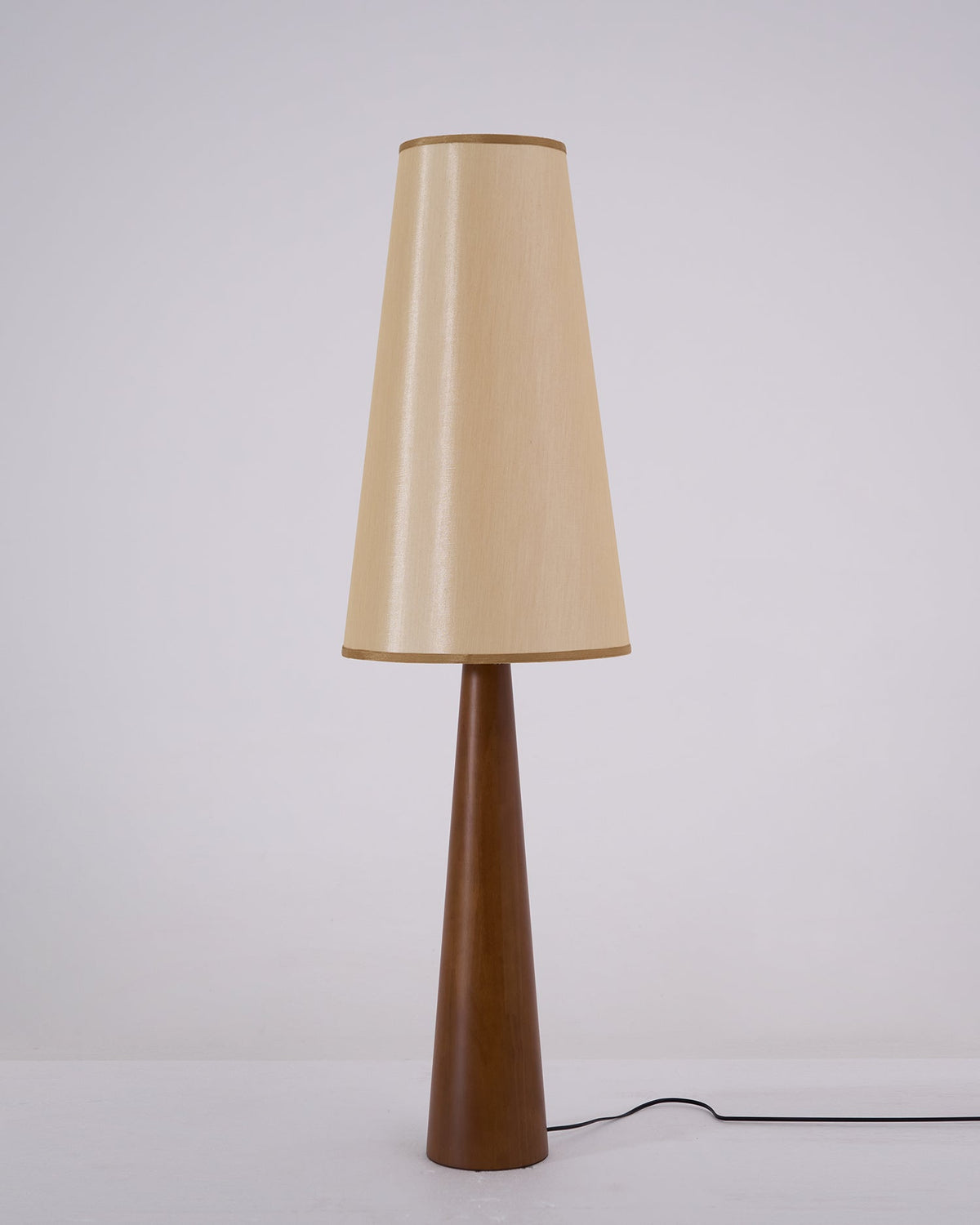 Svelte Floor Lamp — product view 32
