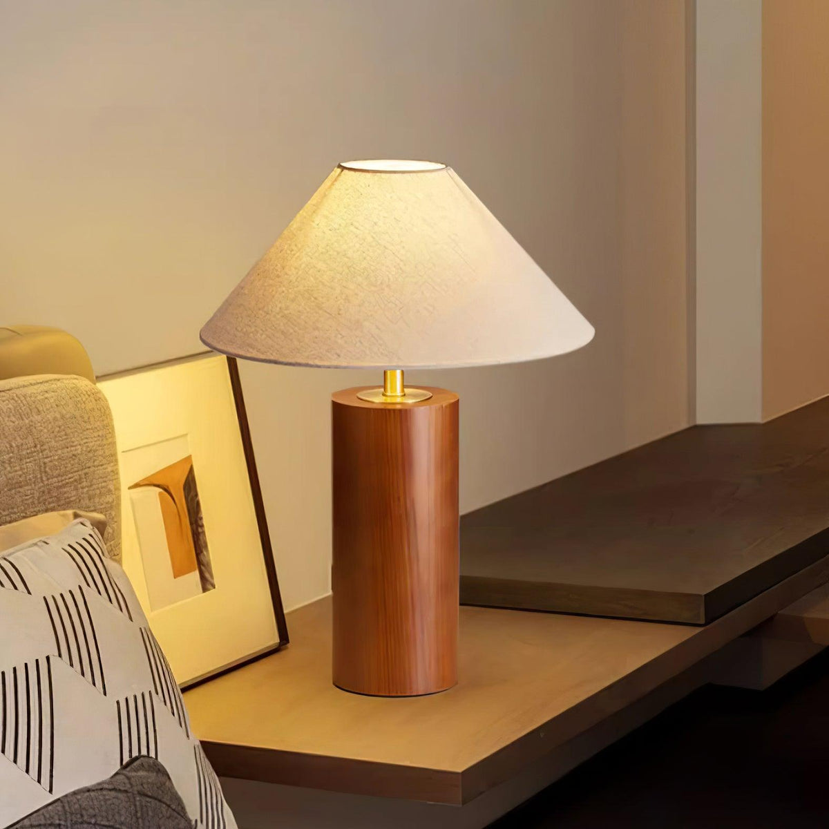 James Wood Table Lamp — product view 17