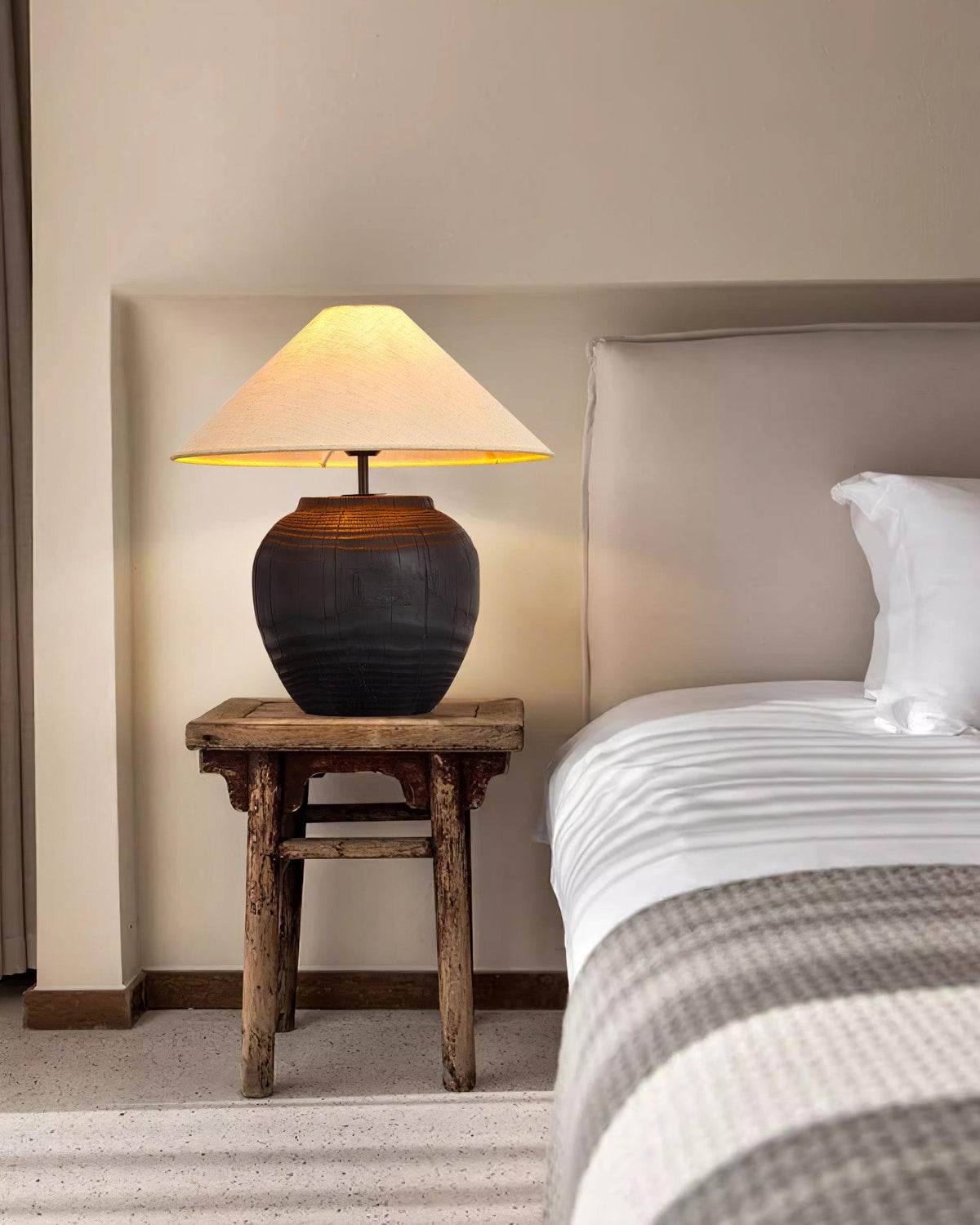 Black Karen Metal Table Lamp — product view 14