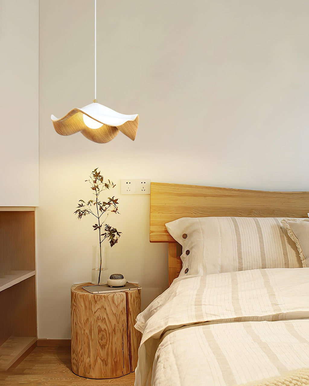 Casia Glass Pendant Lamp — product view 13