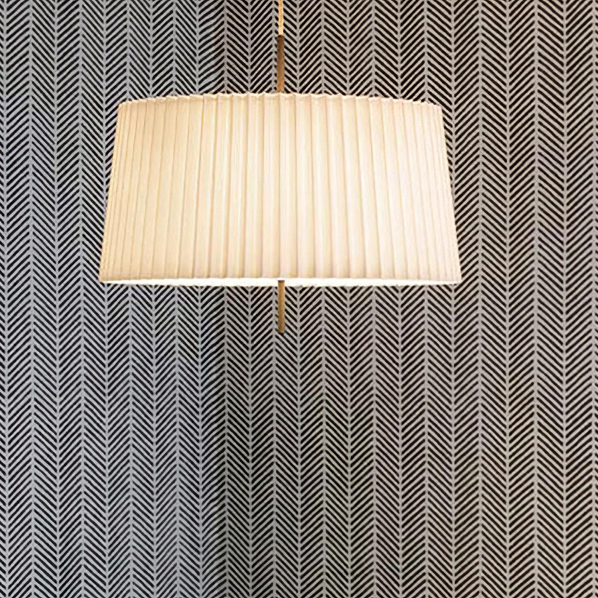 Folie White Metal Pendant Light — product view 14
