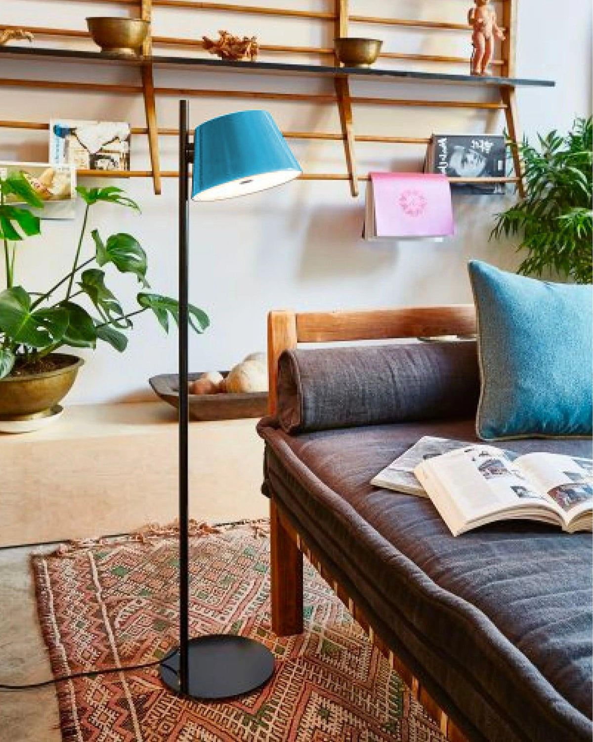 Contra Metal Floor Lamp — product view 3