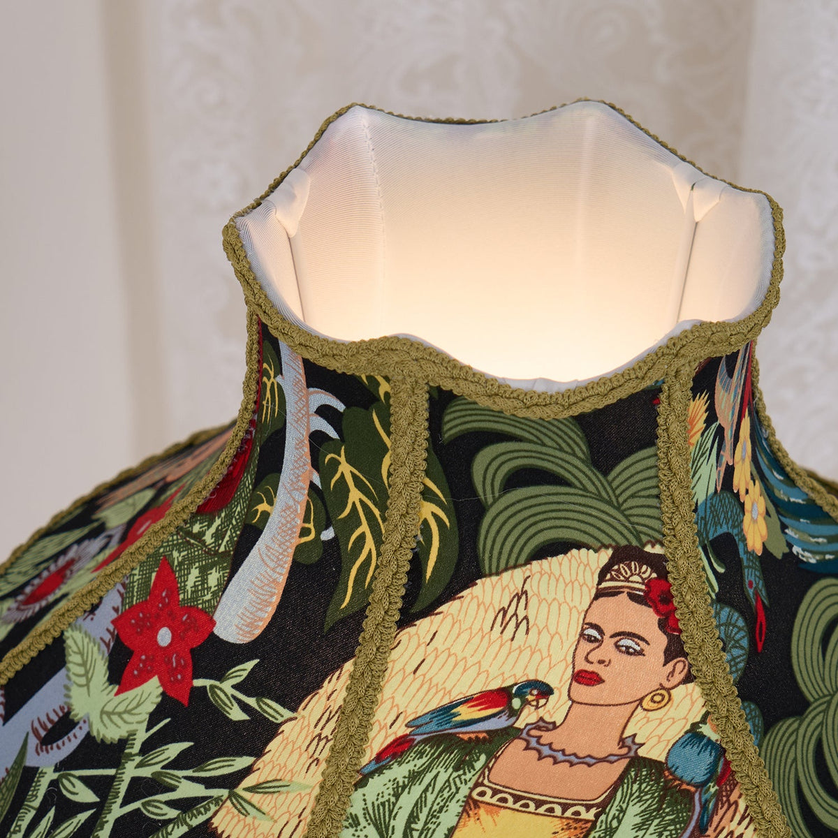 Retro Peony Table Light — product view 25