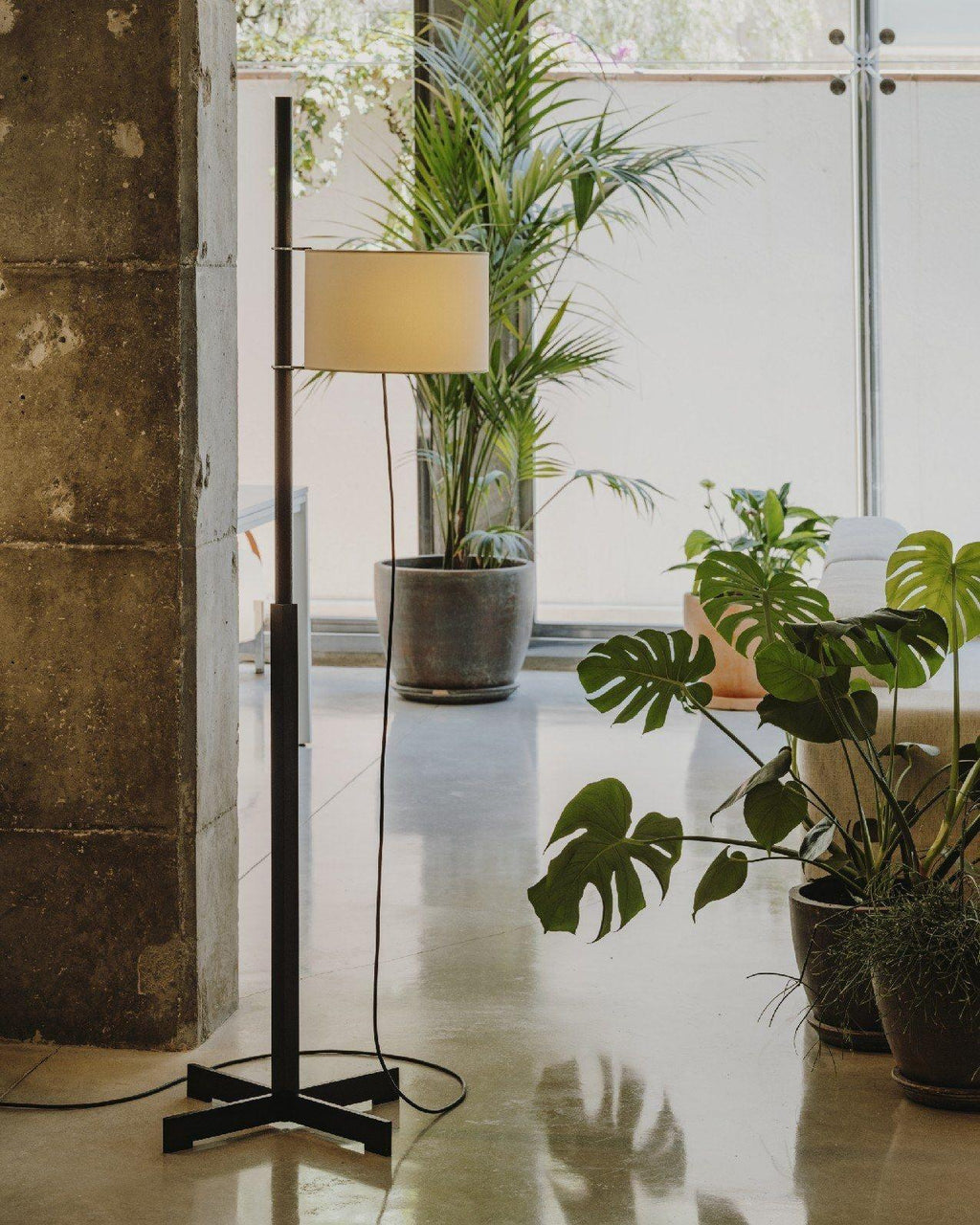 Gerald Wood Floor Lamp — product view 4