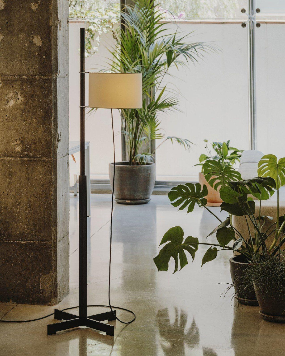Gerald Wood Floor Lamp — product view 4