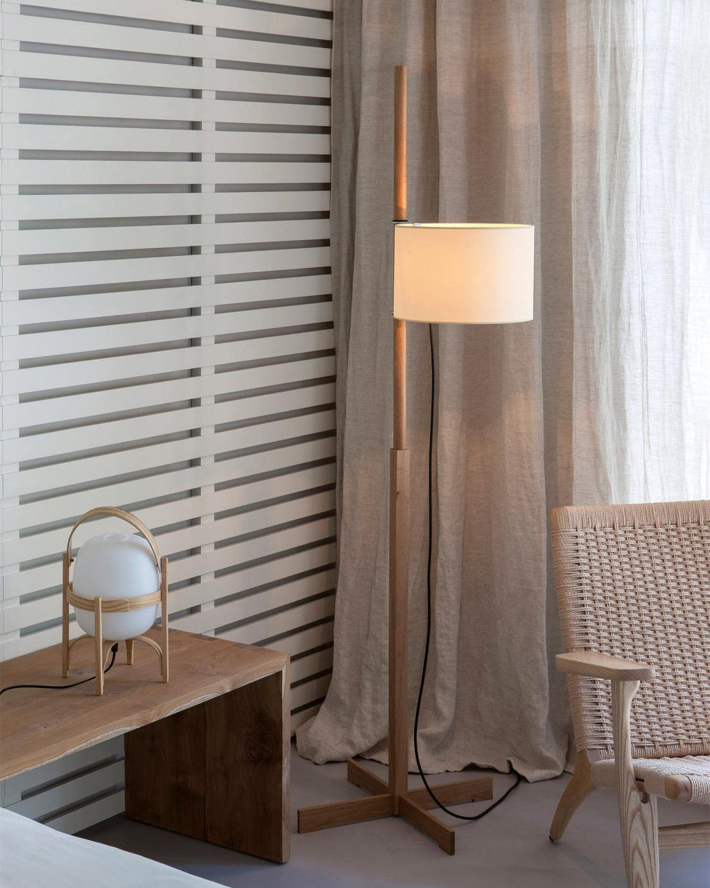 Gerald Wood Floor Lamp — product view 12