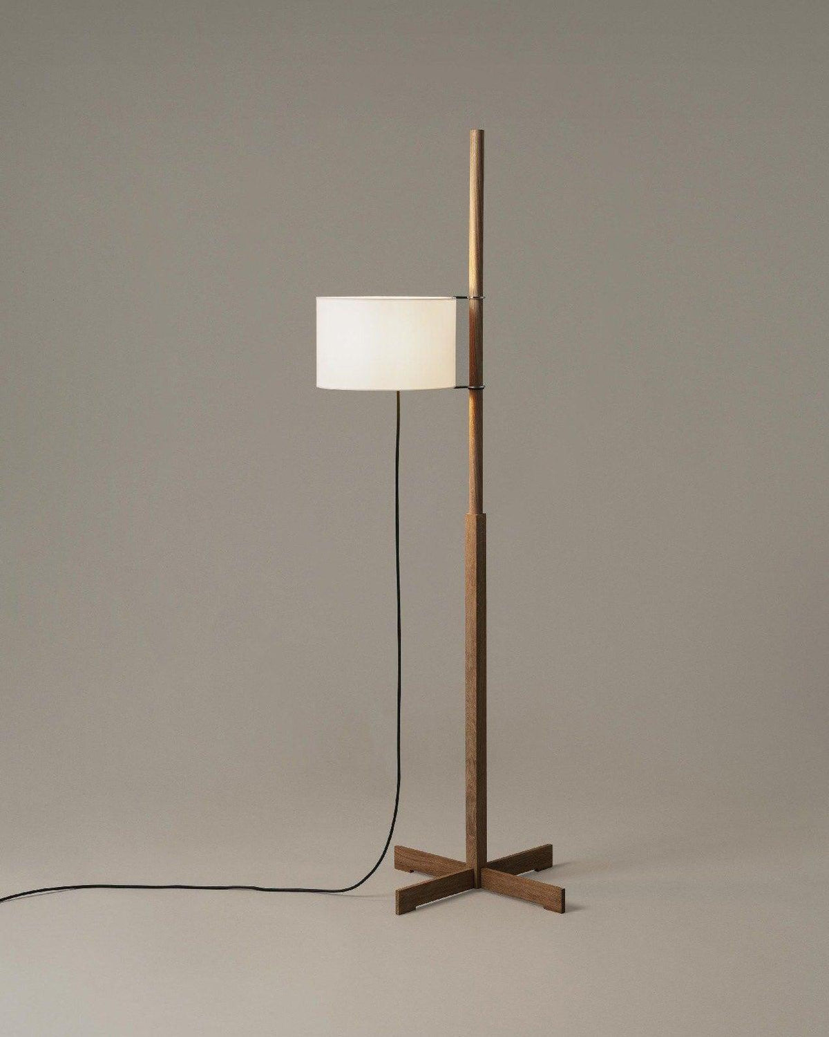 Gerald Wood Floor Lamp — product view 15