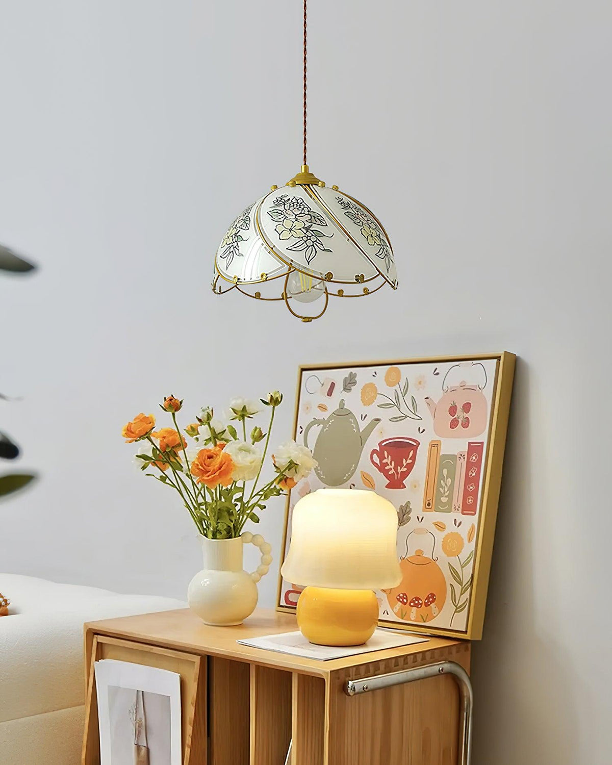 Tiffany Lily Glass Pendant Lamp — product view 3