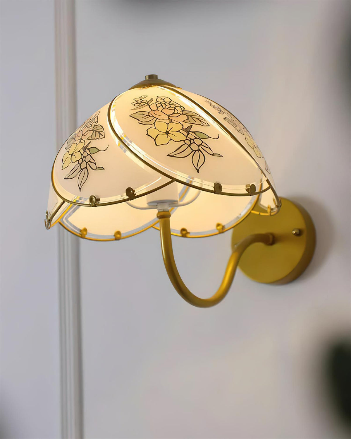 Tiffany Lily Glass Wall Lamp — product view 4