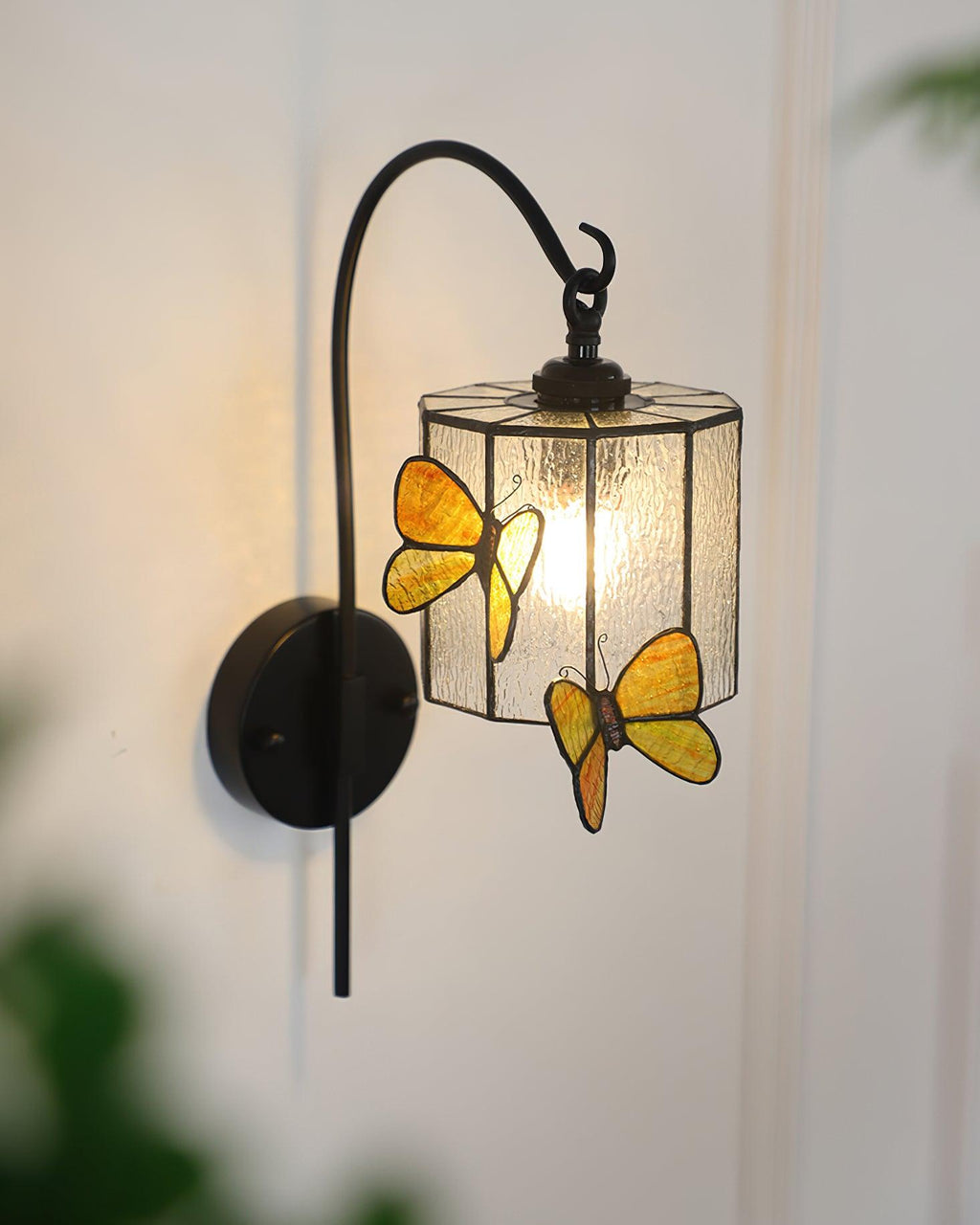 Briandy Tiffany Glass Wall Lamp — product view 9
