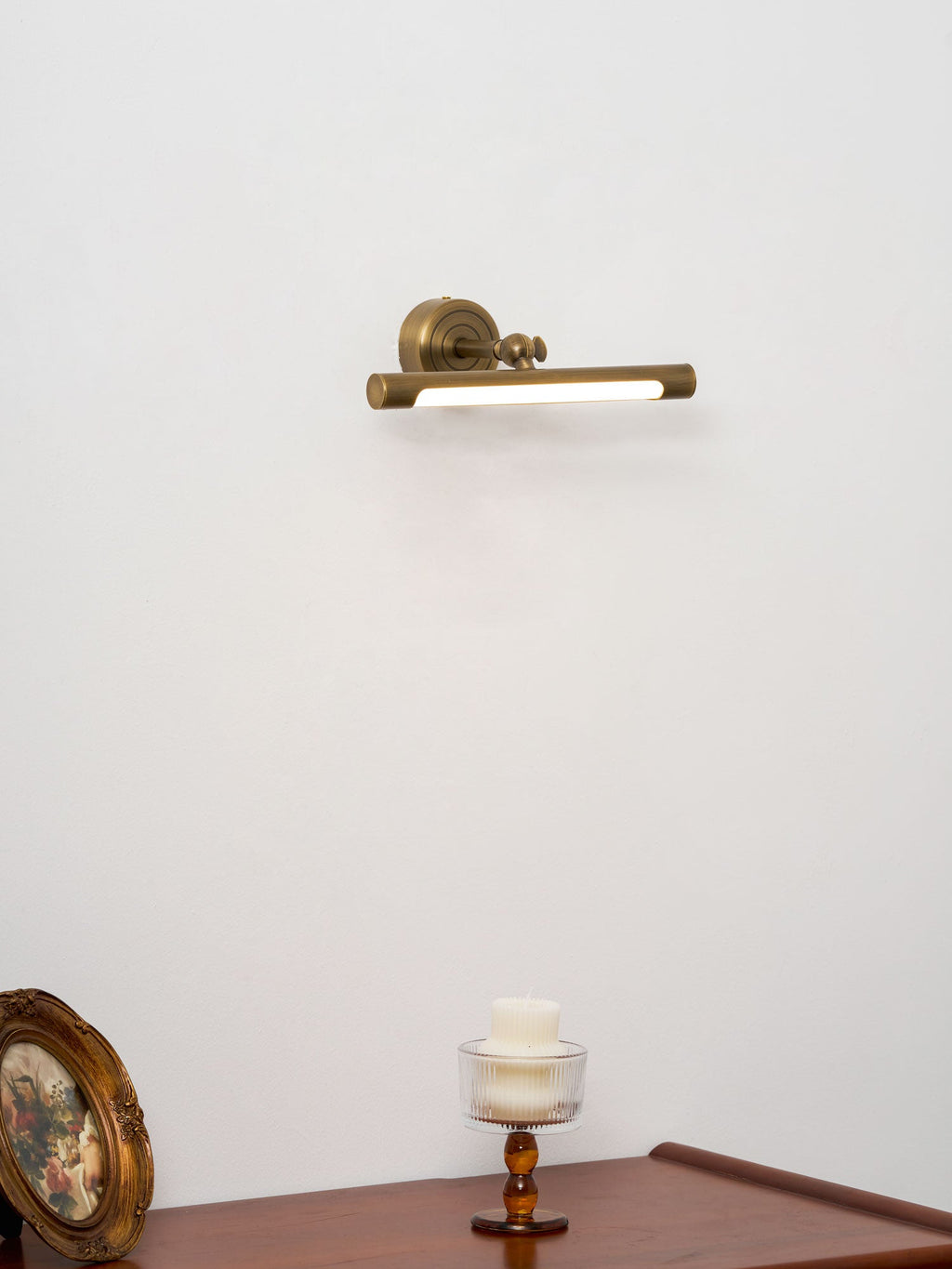 Brunelux Vanity Wall Light – product view 8
