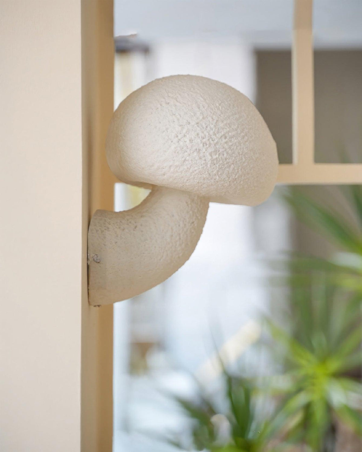 Peil Mushroom Resin Wall Lamp — product view 4