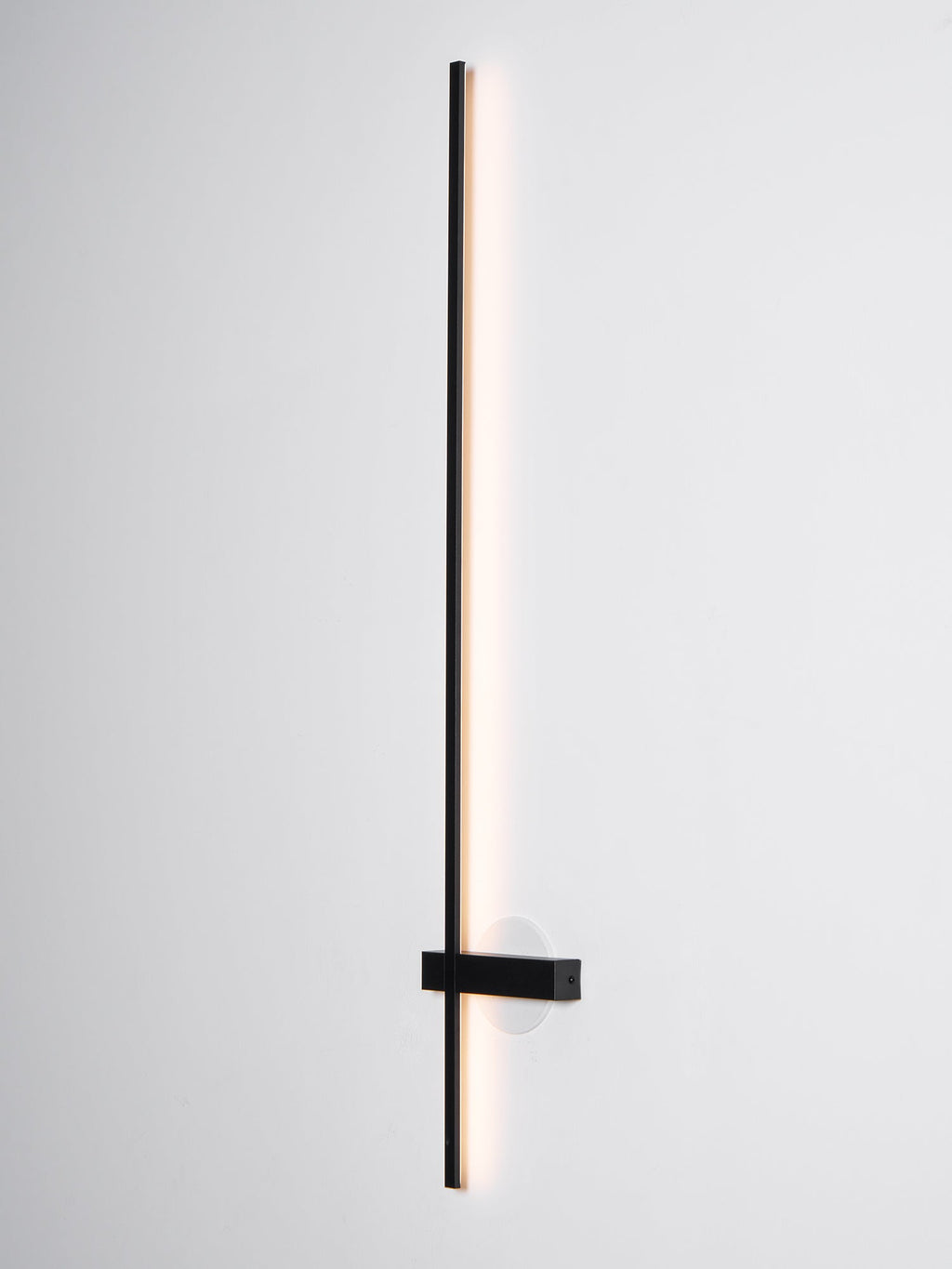 Adeline Linear Rechargeable Sconce – product view 32