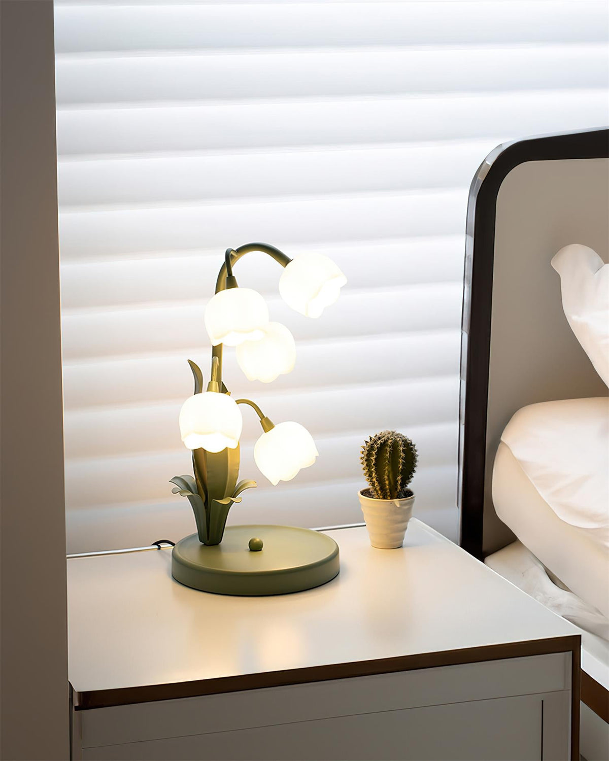 Sara Orchid Table Lamp — product view 4