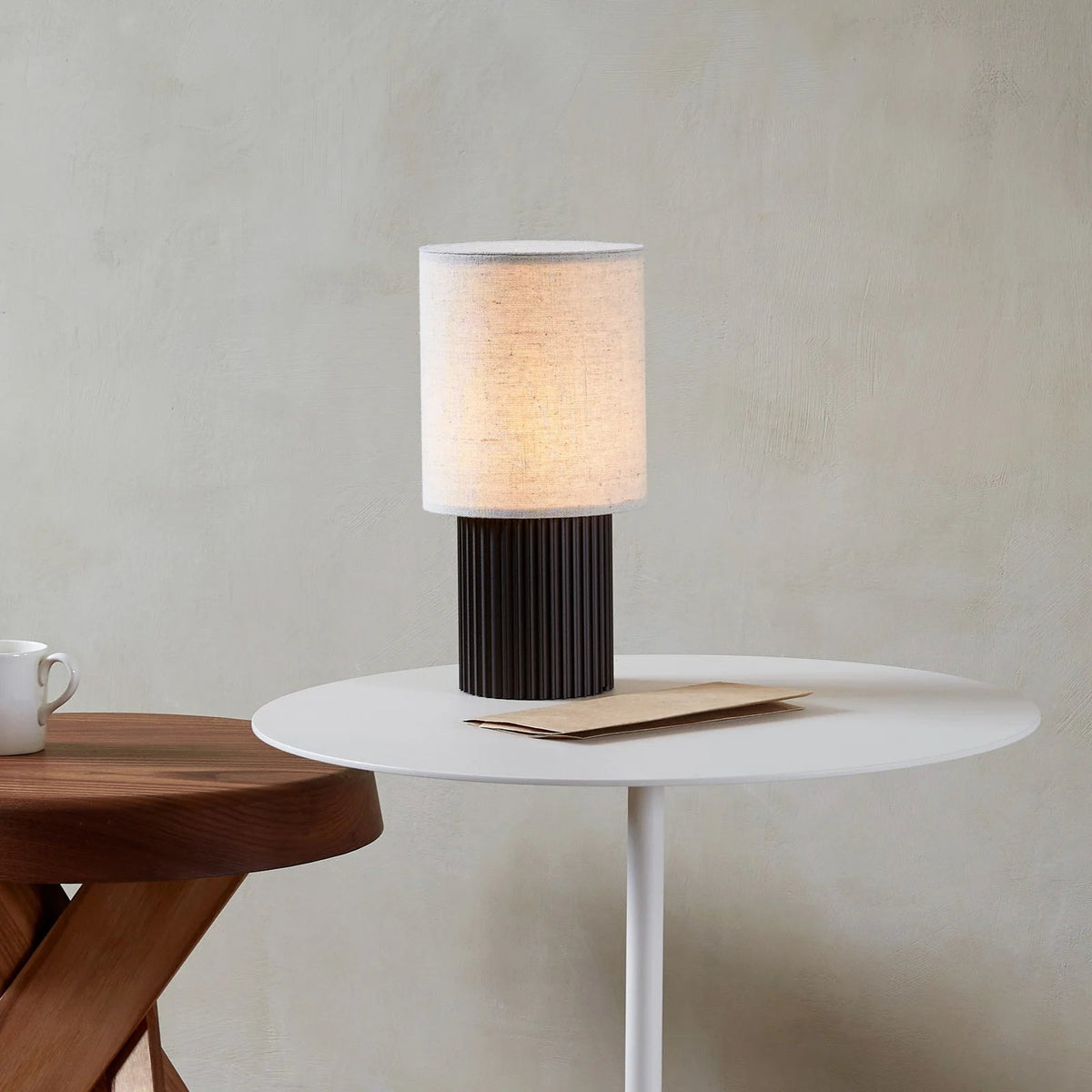 Manhattan Metal Table Lamp — product view 2