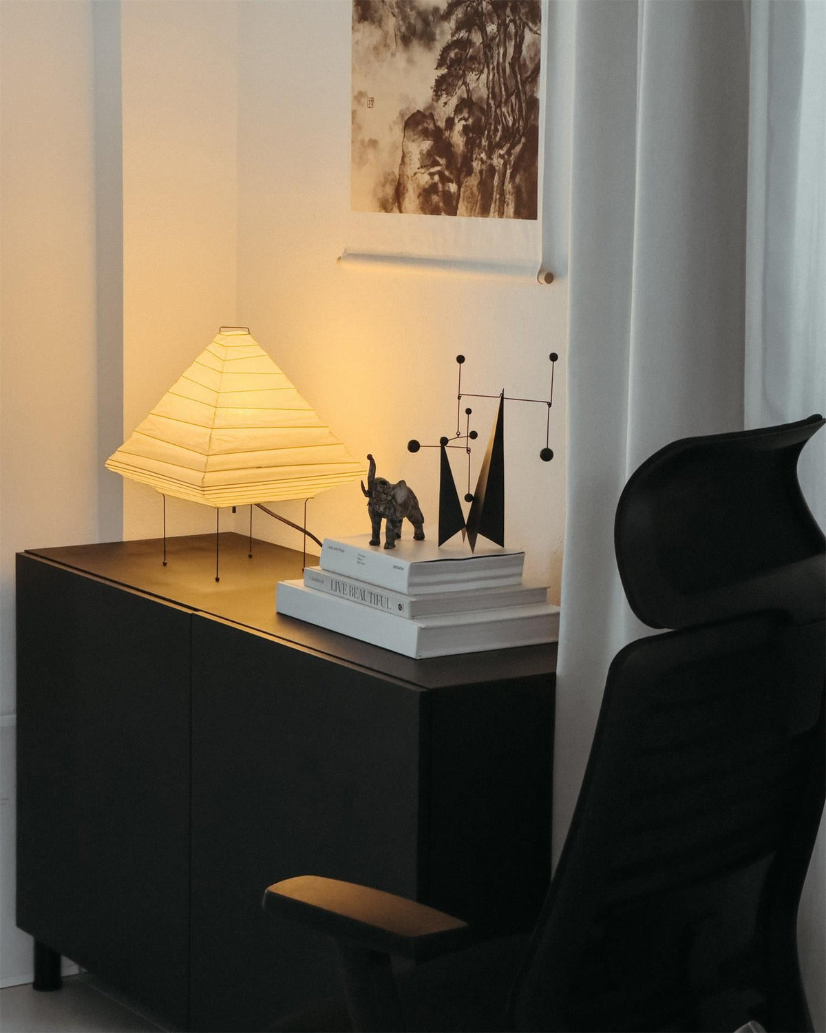 Rice Paper Table Lamp R28 — product view 3