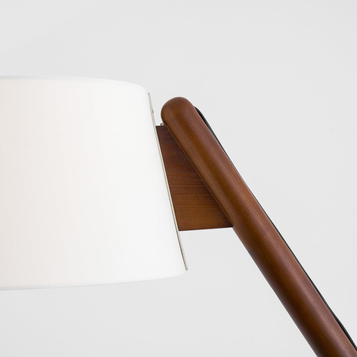 Valeo Wood Floor Lamp — product view 32