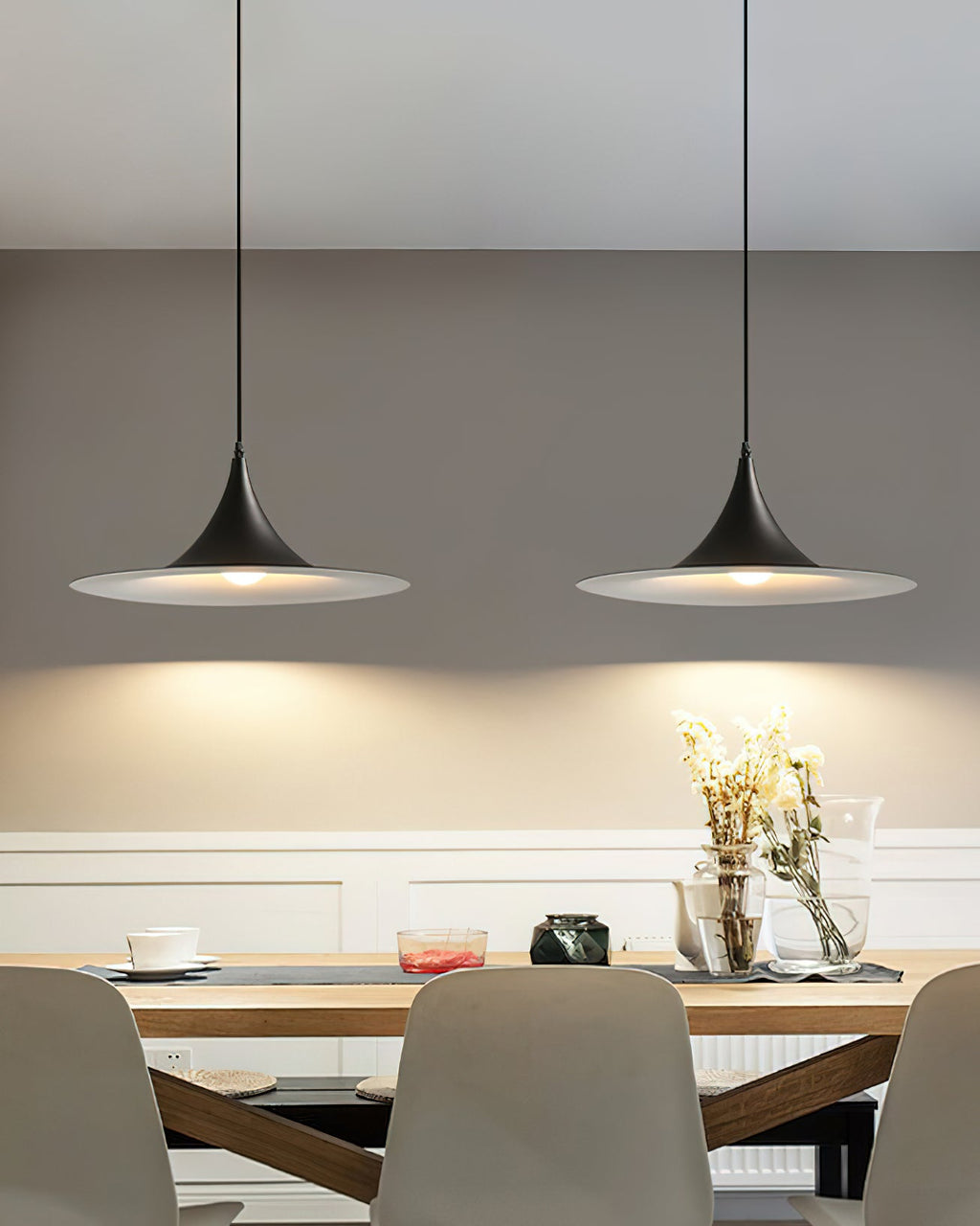 Trumpet Aluminum Pendant Lamp — product view 3