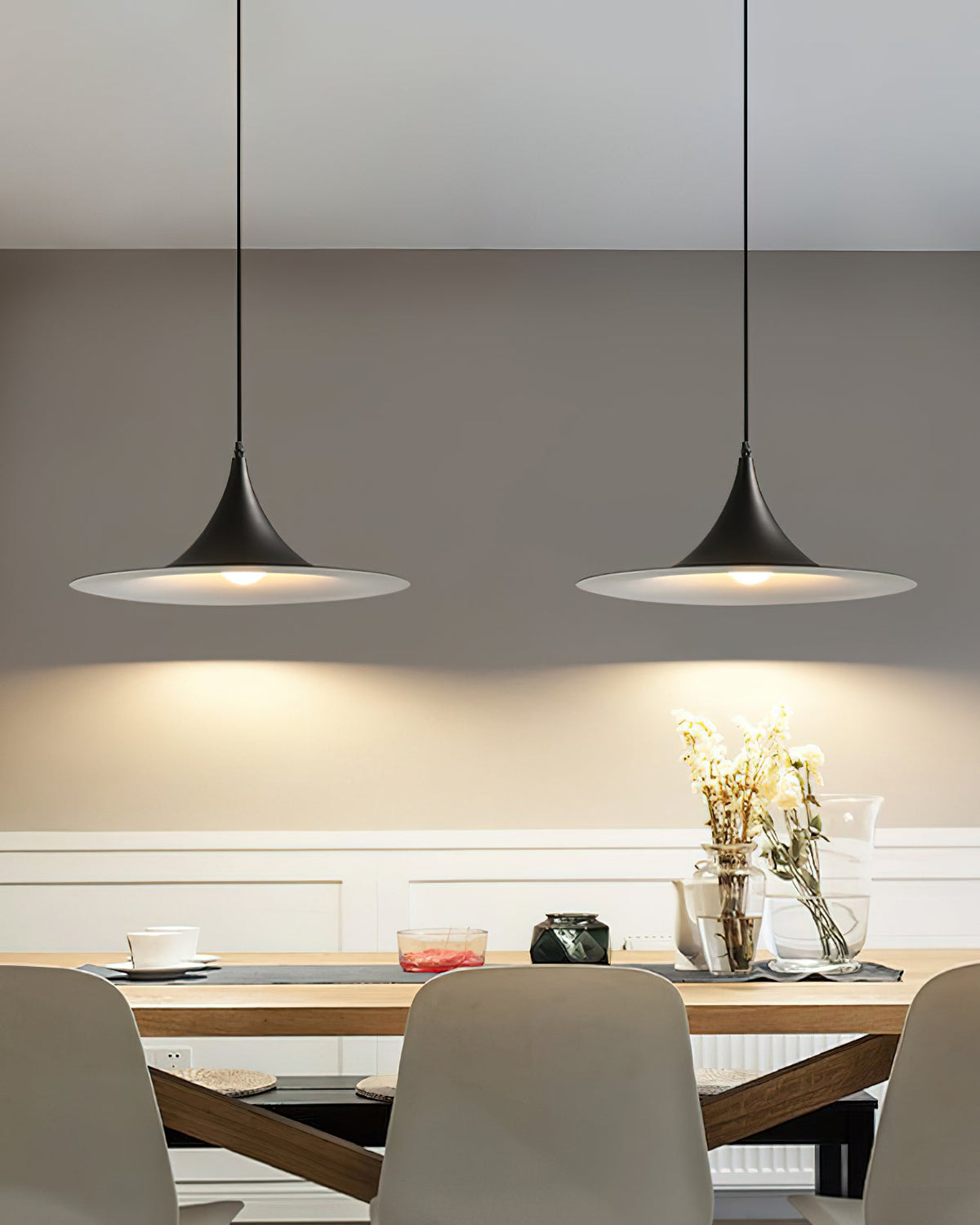 Trumpet Aluminum Pendant Lamp — product view 3